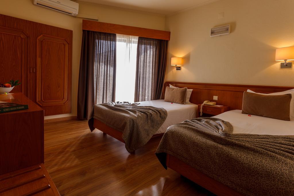 Hotel Sao Jorge Garden 벨라스 외부 사진